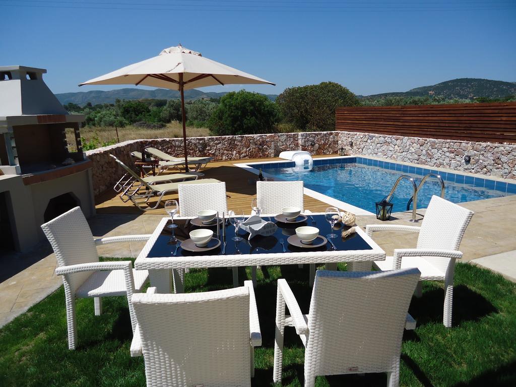Next To Haraki Beach , Taverns Bars & 10 To Lindos Стая снимка